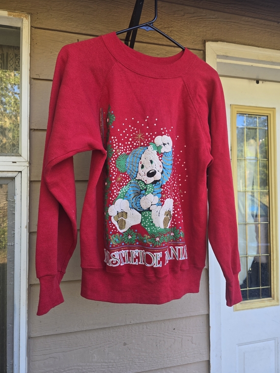 Ultra Sweats Sweaters - Vintage Women’s Red Crewneck Holiday Graphic "Mistletoe Maniac" Sweater - Small